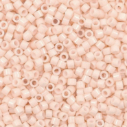Abalorios Miyuki Delica's 11/0 Opaque matte blush beige DB-354