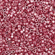 Abalorios Miyuki Delica's 11/0 Opaque luster cadillac red DB-1564