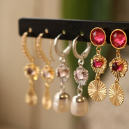 Set de inspiraciones Crea pendientes minimalista con los colgantes metálicos de latón