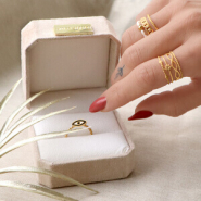 Set de inspiraciones De este modo, se combinan los anillos de acero inoxidable con los anillos de propia creación