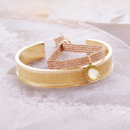 Set de inspiraciones Así se crea una colección de pulseras con brazaletes y cinta