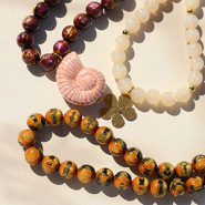 Set de inspiraciones Crea collares otoñales con nuestra colección de abalorios acrílicos y de resina