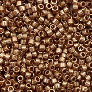 Abalorios Miyuki Delica's 11/0 Metallic light bronze DB-22L