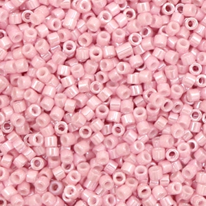 Abalorios Miyuki Delica's 11/0 Opaque luster rosewater DB-1907