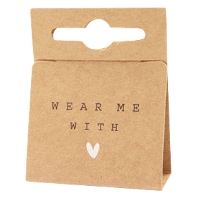 Tarjetas de joyer&iacute;a "Wear Me With &hearts;" marr&oacute;n