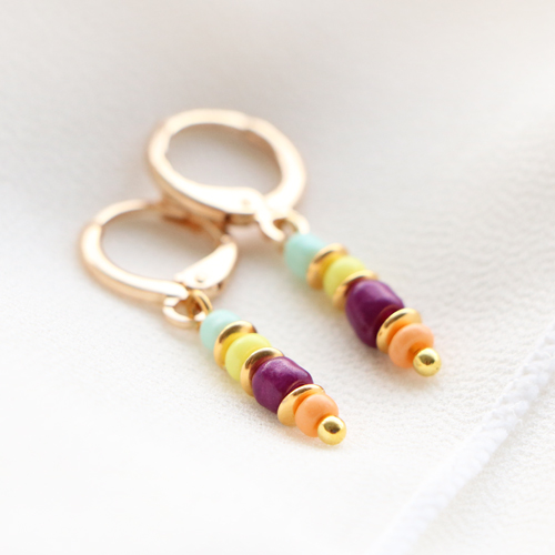 &iquest;En busca de inspiraci&oacute;n? Aqu&iacute; te decimos c&oacute;mo dise&ntilde;ar joyer&iacute;a con rocallas en un santiam&eacute;n