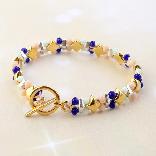 Todo esto lo podr&aacute;s hacer con los abalorios met&aacute;licos DQ duo beads: