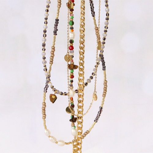 Crear collares con cuentas de cristal rocalla y abalorios y colgantes de acero inoxidable: 