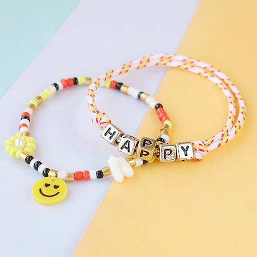 Ponte creativa y crea la bisuter&iacute;a m&aacute;s divertida con los colgantes y entrepiezas Plexx smiley