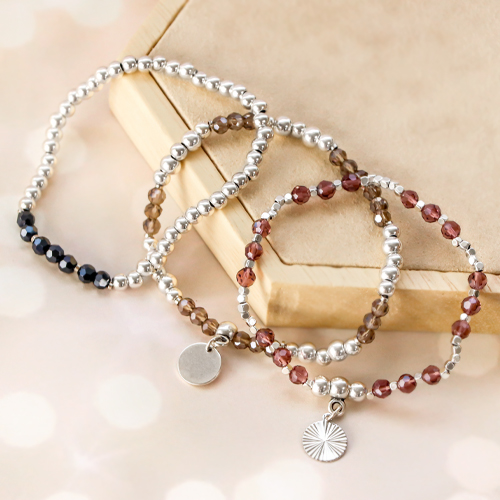 Utiliza estos abalorios faceteados redondos para una hermosa colecci&oacute;n de pulseras