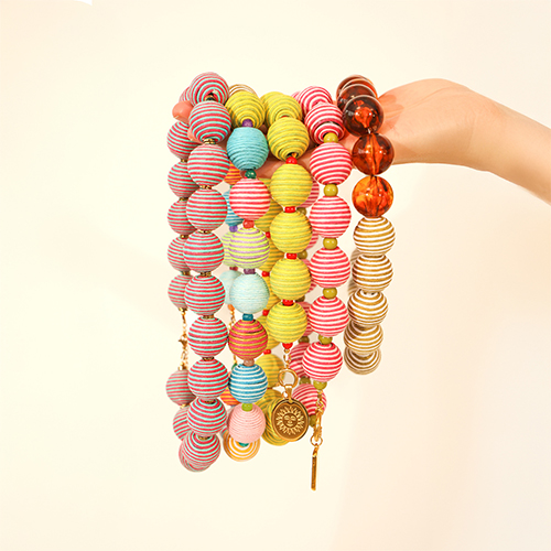 Llena tu colecci&oacute;n de color con abalorios acr&iacute;licos