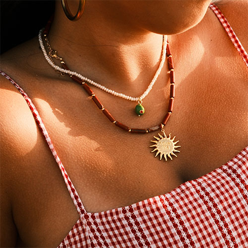 D&eacute;jate inspirar por los colgantes BY31&reg; Eco-Brass 