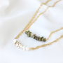 Preciosos pendientes, pulseras y collares con abalorios chips