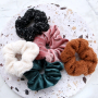 Ideas para regalo con la nueva l&iacute;nea de coleteros para pelo,rodillo de jade y llaveros Cuoio