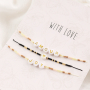 Modernas pulseras de macram&eacute; con cuentas Miyuki y abalorios letras.