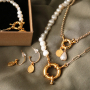 Puedes crear estas joyas tan bonitas con las nuevas fornituras met&aacute;licas DQ para pendientes, y cierres para joyas.