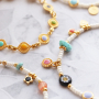 Aqu&iacute; descubre c&oacute;mo hacer joyer&iacute;a de moda con los abalorios, colgantes y entrepieza met&aacute;licas DQ