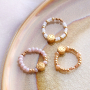 Ideas de joyas elegantes y modernas con colgantes y abalorios met&aacute;licos DQ
