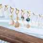 Crea un look veraniego de joyer&iacute;a con los nuevos colgantes de concha
