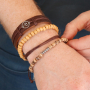 Crea audaces pulseras para hombres con diversos abalorios