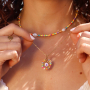 &iexcl;Crea joyer&iacute;a veraniega de moda con conchas, abalorios de cristal y muchos otros art&iacute;culos divertidos!