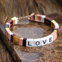 Crea joyer&iacute;a original con estos abalorios tile en diversas formas y preciosos colores
