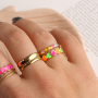 As&iacute; se llevan estos anillos de acero inoxidable en alegres colores