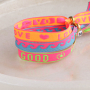 Vamos a utilizar la cinta con texto para crear pulseras moda