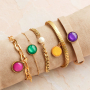 Pulseras y pendientes coordinados con cabuchones