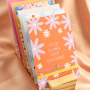 Cintas de colores y  tarjetas de joyer&iacute;a de dise&ntilde;o propio