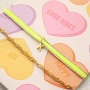 Cintas de colores y  tarjetas de joyer&iacute;a de dise&ntilde;o propio