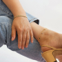 Trucos para combinar las tobilleras y pulseras este verano