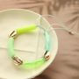 Manos a la obra con los abalorios acr&iacute;licos tubo para pulseras veraniegas  