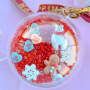 Crea regalos &uacute;nicos con bolsos de organza y adornos decorativos