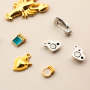 Crea joyas con la colecci&oacute;n en metal DQ&reg;