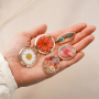 Crear joyas cl&aacute;sicas con colgantes de flores secas